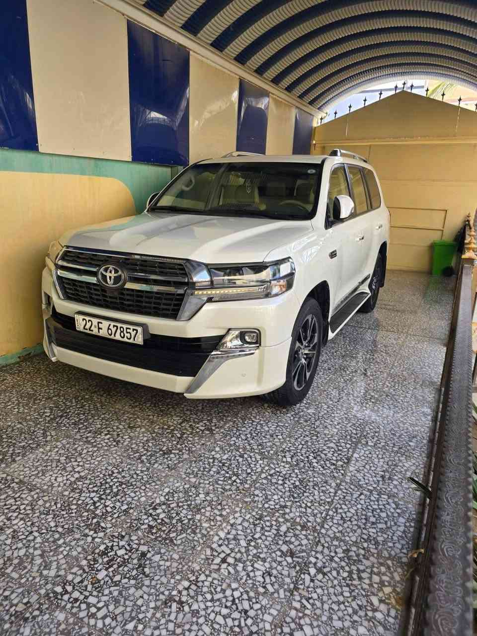 سلام عليكم لاندكروز موديل 21 شركات 
ماشيه 100الف كفاله عامه فقط  دعاميه خلفيه
فول مواصفات جلد.فتحه.بصمه.شاشه كامره خلفيه كرسي كهرباء
محرك ، 6سلندر السعر485 بيها مجال لشراي
رقم ***********
