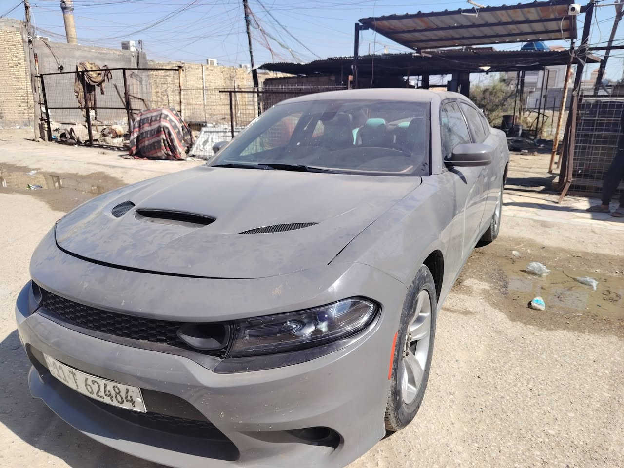 جارجر 16باسمي بيها تغير لون سابقا من اسود الى اسمنتي رقم بغداد حادث أمريكا بنفس المكان وبيها طخات بالبجم مكان السيارة
العماره
ابيع على وضعها 
السعر ١٢٠ قفل
***********
