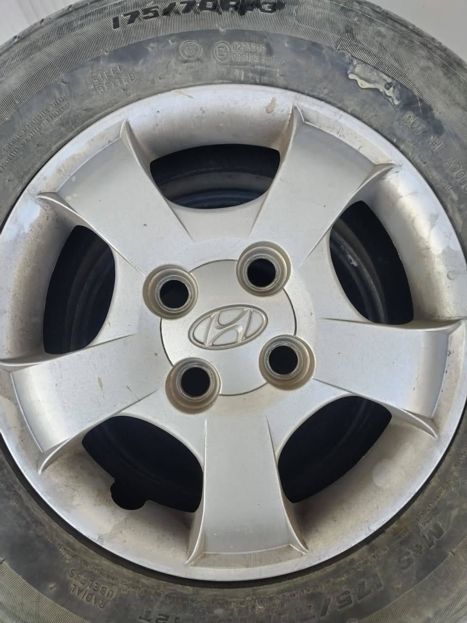 السلام عليكم تخم تايرات حجم 13 مال فيرنا نص عمر السعر 25 وكبات نظيفات كلش 40
***********
