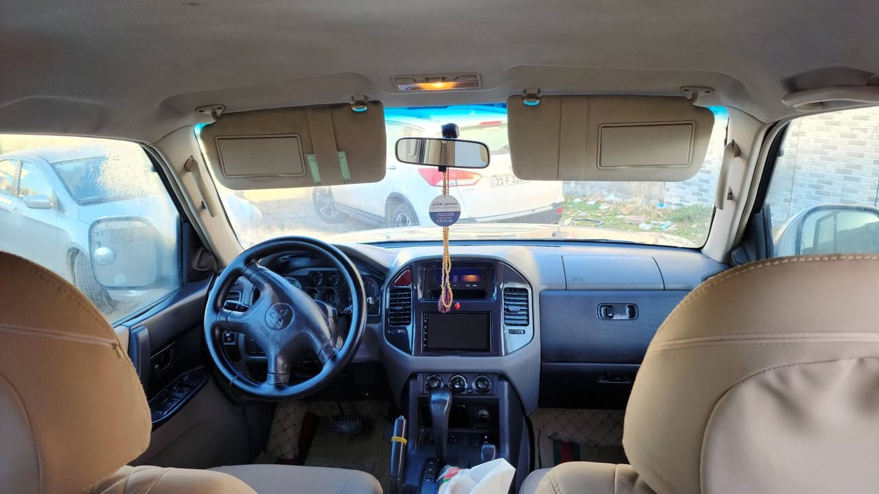 ميتسوبيشی پاجیرۆ خلیجیی ٢٠٠٥ ( ناو زەرد )

- شەش بستۆن 4x4
- تەبرید و پاوەر - سێ ڕیز کوشن
- هیچ لێدراوی نییە، بۆیاخی نییە.
- مەکینە  ٣٠٠٠ (مەرغوب)
- گێڕو مەکینەو دەبڵ
- ئەکسلی بەشەرت.
- سەنەوی ( تا٢٠٣٠تازەیە )، ڕەقەم هەولێر.

گۆڕینەوەش دەکەم.
0771 993 9487

---
عربي

ميتسوبيشي باجيرو - خليجي موديل ٢٠٠٥ (داخلية صفراء)

* دفع رباعي (٤x٤)، ٦ مكابس
* تبريد وكهرباء
* ثلاثة صفوف من المقاعد
* ما فيها حوادث ولا أصباغ.
* محرك ٣٠٠٠ (مرغوب فيه)
* المحرك وناقل الحركة مضمونان.
* سنوية ساري حتى٢٠٣٠ ( لوحة هەولير )
( ممکن استبدالها أيضًا )
0771 993  9487
103 مجال
