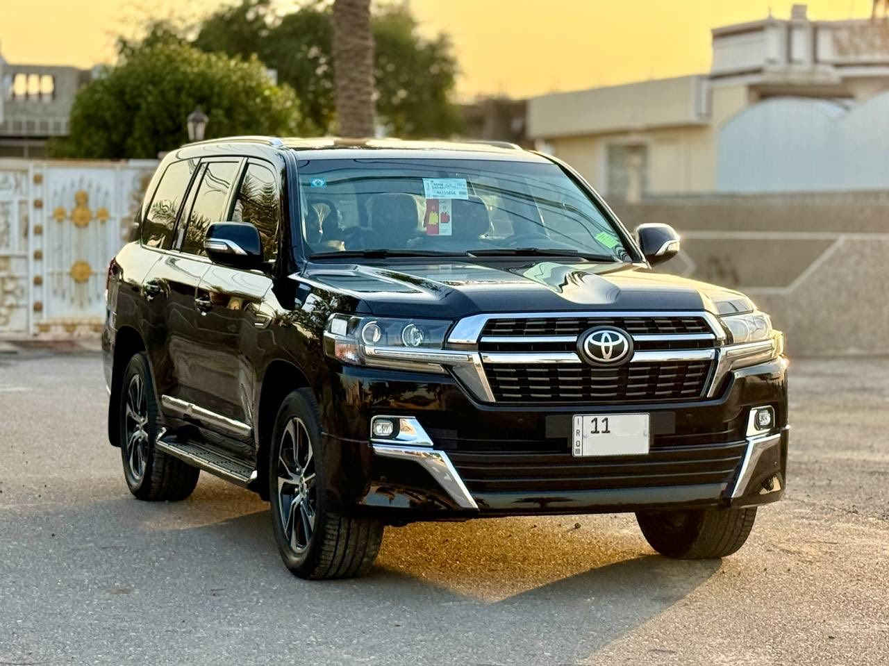 لاندكروز 2021 GXR بريم 
(( نظيفة وجديدة بمعنى الكلمة ))
ماشيه 60 الف حقيقي 
مغلفه حمايه PPF 
فتحه - محرك V6 سلندر - 8 ايرباك - بصمه + بصمه ابواب - 3 شاشات - صندوق كهرباء - جلد - كشنات كهرباء 3 حركات - كيجات ليزري - مري شفط - تشغيل عن بعد - دبل ماوس - حساس امامي وخلفي 

سياره جديده بمعنى الكلمه مغلفه حمايه بدون اي ضرر وبيها كتاب موافقه تضليل رقم بغداد ارقام جديده 

السعر ( 565 ) مكاني بغداد 
 *********** الخاص مغلق
