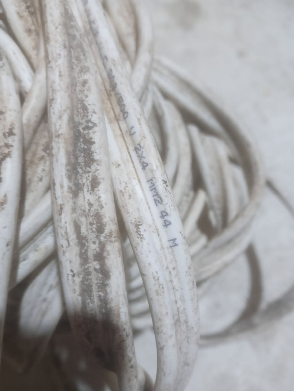 واير 4×2  (14Mمتر يرهم سيار السعر قيم بما يرضي الله الخاص مفتوح*********** /***********
