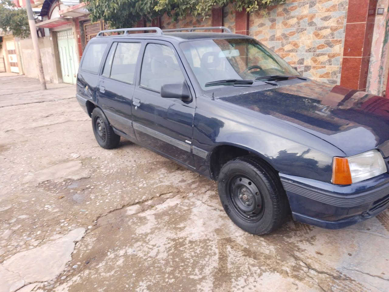 السلام عليكم 
اوبل كاديت ستيشن موديل 1991 رقم صلاح الدين الماني شرط التحويل شرعيها بتكريت سنويه 2024/9/22 كير محرك بشرط  محرك مال كصه حجم 14 كور 16  طخم امامي خلفي جديد كهربائيات كامله مصبوغة عام لون نيلي معمره دوائر الخلفيه فقط والدوسات مبدله لايتات بك لايتات سكنات جدد تدفئه جديد داخل بلادي نضيف طخم تايرات جديد السياره  كامله من كل النواحي السياره نضيفه 
يرهم  بيع ومراوس مكاني موصل الايسر والسعر طالب عليها 32 وبيها مجال الطيبين اي استفسار اتصل على الرقم ***********
