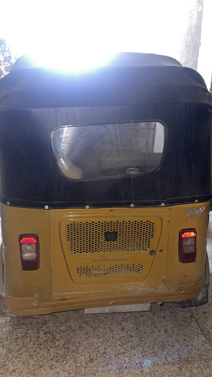 ***********سلام عليكم تكتك 21مرقمه رقم وسنويه بسمي للبيع العنوان بغداد الشعله تكتك خير من الله الله شاهد مابيه اي نقص 
كبل للشارع السعر 7500انضف من الصور تجي تشوف بعينك
