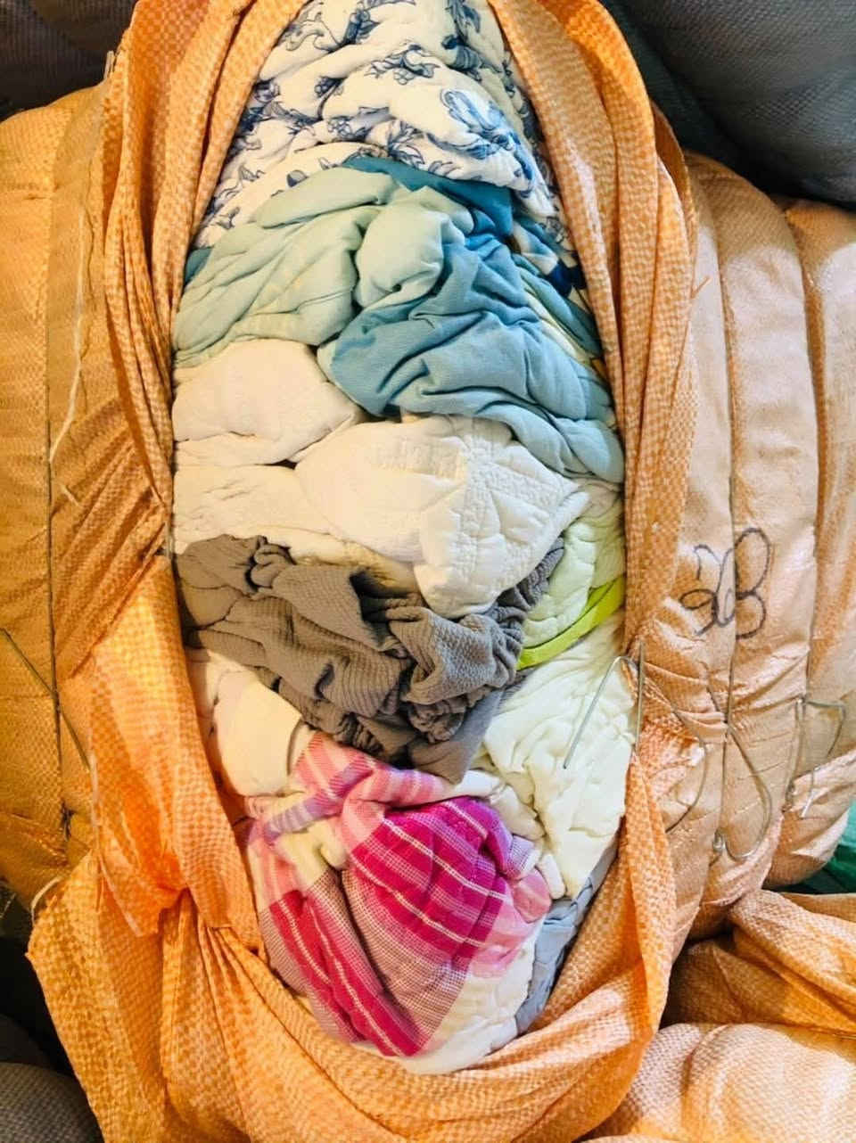 الحاف الديباج الدرجة الثانية 
السعر ١١٠ألف واصل العدد ٤٥قطعة الوزن ٨٠كيلو
***********
***********
