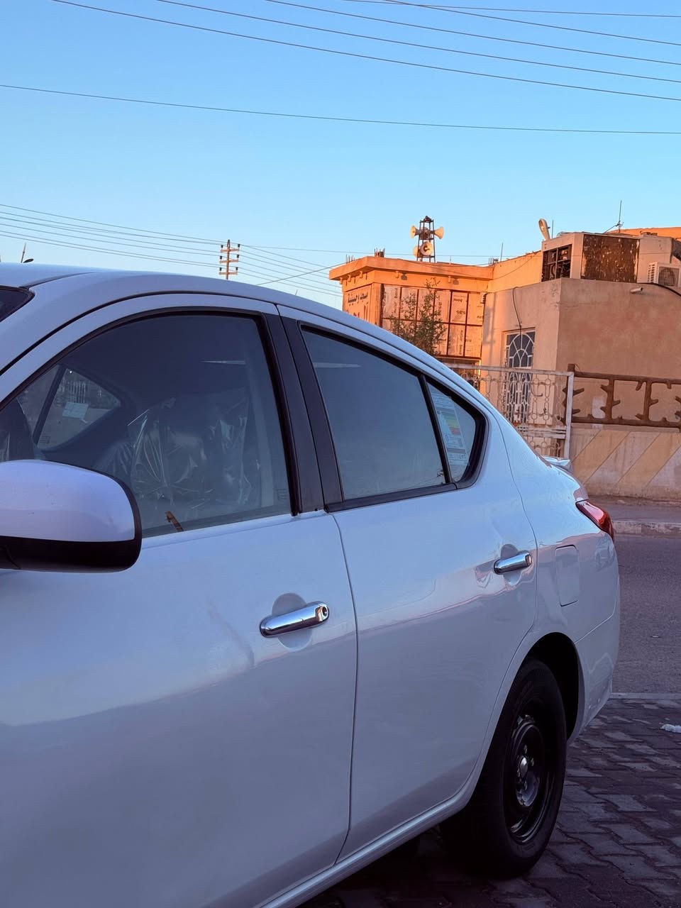 السعر ٨٧ قفل كلش من الاخير
السلام عليكم نيسان سني هندي  ٢٠ ماشية ١٥٥الف السياره بيها جاملغ خلفي بي ضربه يعني معجون وصبغ ولباب الوره شوي بي صبغ ولجاملغ الامامي مال صفحة السايق مبدل وطرف البنيد وطرف الباب ع كد النرماده هم بيها معجون وصبغ يعني ربع البنيد وربع الباب مال السايق صبغ وبيها بارد قليل بل صندوق اثر ضربه خفيفه. المكان البصرة شط العرب الجزيرة باب الهوى التواصل ***********.
