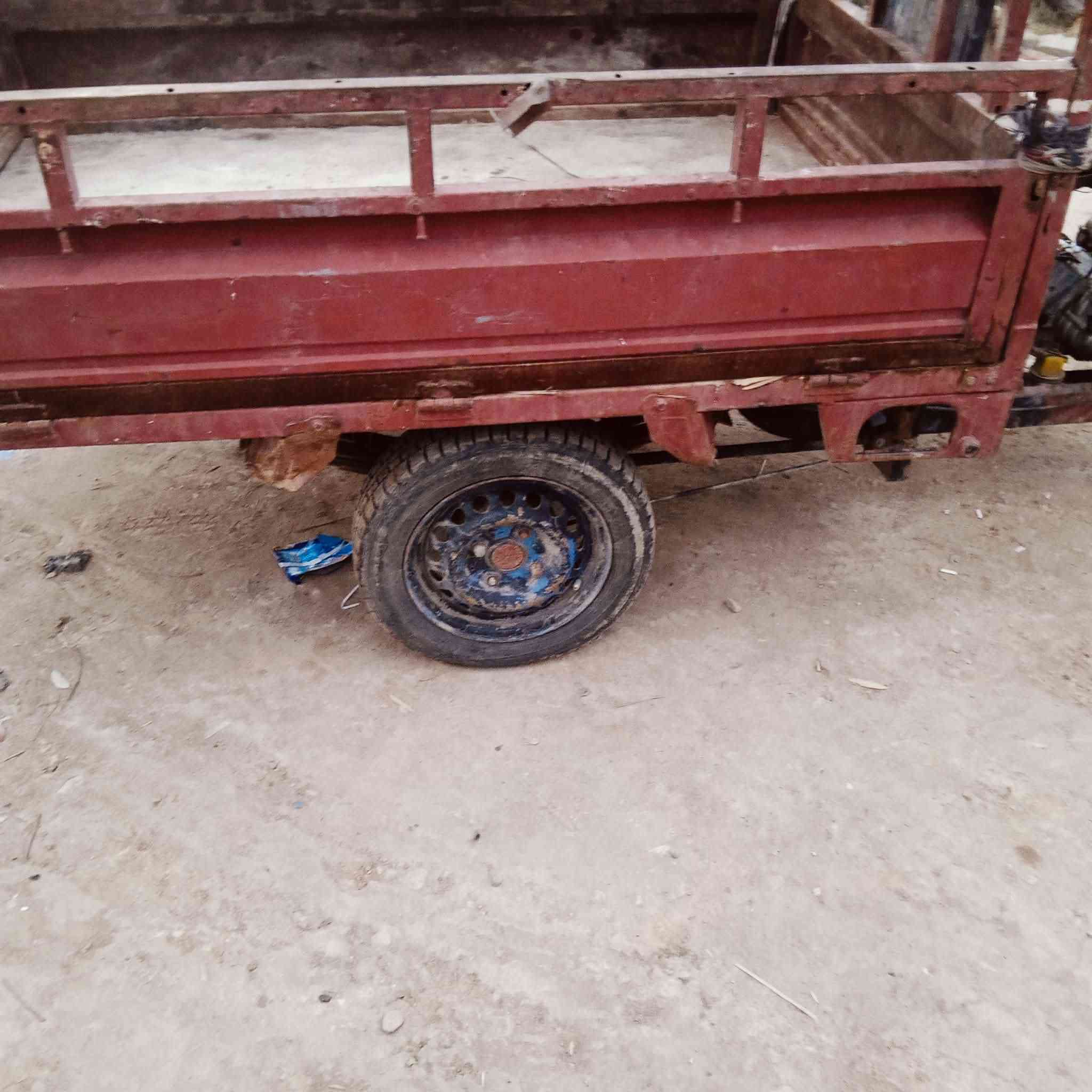 اسلام عليكم ستوته كلك للبيع كلشي مابيهه السعر اب ٤٠٠ وبيه مجال محرك نضيف مابيه شي المكان طريق كربلاء نجف يم عمود ٧٢٠ الرقم ***********
