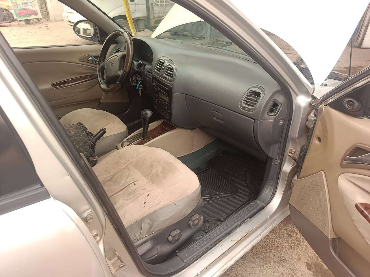 سلام عليكم دايو نوبره للبيع موديل 2000سياره جاهزة وخير من الله كير مكينه تبريد طخم تاير  سياره خير من الله نقص بس قرص كمارك وتتحول سياره ابيع ع وضعيته واتكفل عشاير وسرقات سعر 25وبيه مجال


**إذا كنت صاحب هذا الإعلان وتريد حذفه لأي سبب، رجاءا أرسل رسالة إلى الدعم الفني**