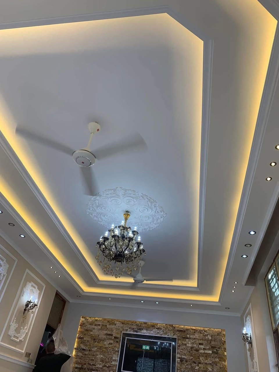 🌙 عرض "رمضان الخير" من كادر حيدر ثاير للديكور الحديث 🌙
بمناسبة شهر الرحمة والمغفرة، بيتكم يستاهل اللمسة العصرية.. جبنالكم عرض ما يتفوت وبسعر تنافسي! 🏠✨
✨ تفاصيل العرض الرمضاني:
• السعر: 35 ألف دينار فقط للمتر المربع! 💸
• الخدمة: نسلمك الديكور كامل ومصبوغ (جاهز ع المفتاح). 🎨🛠️
• الجودة: مواد ممتازة درجة أولى وبأحدث الموديلات. 💎
• الضمان: لأننا واثقين من شغلنا، نعطيك ضمان مدى الحياة على العمل! ✅💯
🔨 خدماتنا تشمل:
كافة أعمال الترميم والديكور الحديث بلمسات فنية دقيقة تناسب ذوقكم الرفيع.
📞 للحجز أو الاستفسار:
لا تتردد بالاتصال بنا، كادرنا مستعد للتنفيذ بأعلى المواصفات:
👉 *********** 📱
كادر حيدر ثاير للديكور الحديث.. ثقة، ضمان، وإبداع بلا حدود! 🌟
