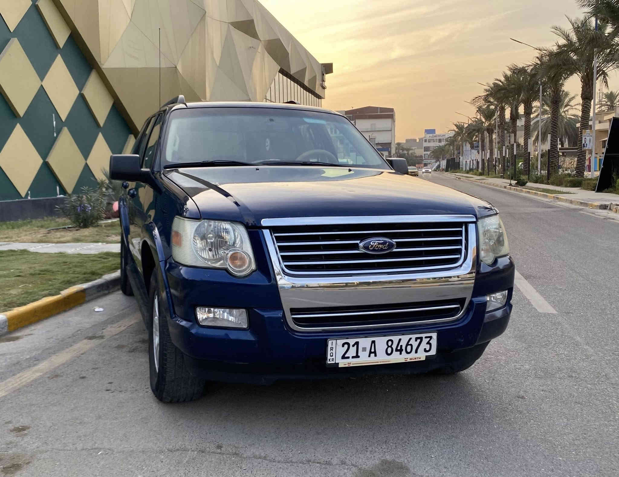 السلام عليكم 
للبيع 
فورد اكسبلورر2008 كلين بدون صبغ فقط دعاميات + بارد خفيف جدا ممبين 
مكينه سته سلندر
خمسه راكب 
قطعتين تبريد 
فور ويل 
تحكمات ستيرن 
كشن سايق كهرباء 
شاشه اندرويد+كاميرا 
رقم سلميانيه الدولي جديد 
تحويل ثاني يوم 
السعر 11000$ وبيها مجال
مكان السياره بغداد اليرموك اربع شوارع
***********
