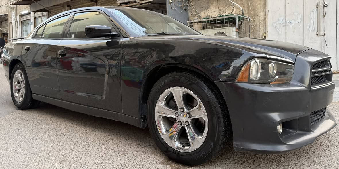 جارجر موديل
2013
وارد حادثه جاملغ وباب 
وهنا بيه جاملغ خلفي 
السونار مرفق مع الصور 
محرك ٣٦٠٠ تبريد قطعتين
شاشه كبيره كشنات جلد
تحكم كهربائي الكشنات الاماميه
خزن ميموري هزه جديده لوحات جدد
العنوان بغداد السعر 143$ ورقه 
***********📲
