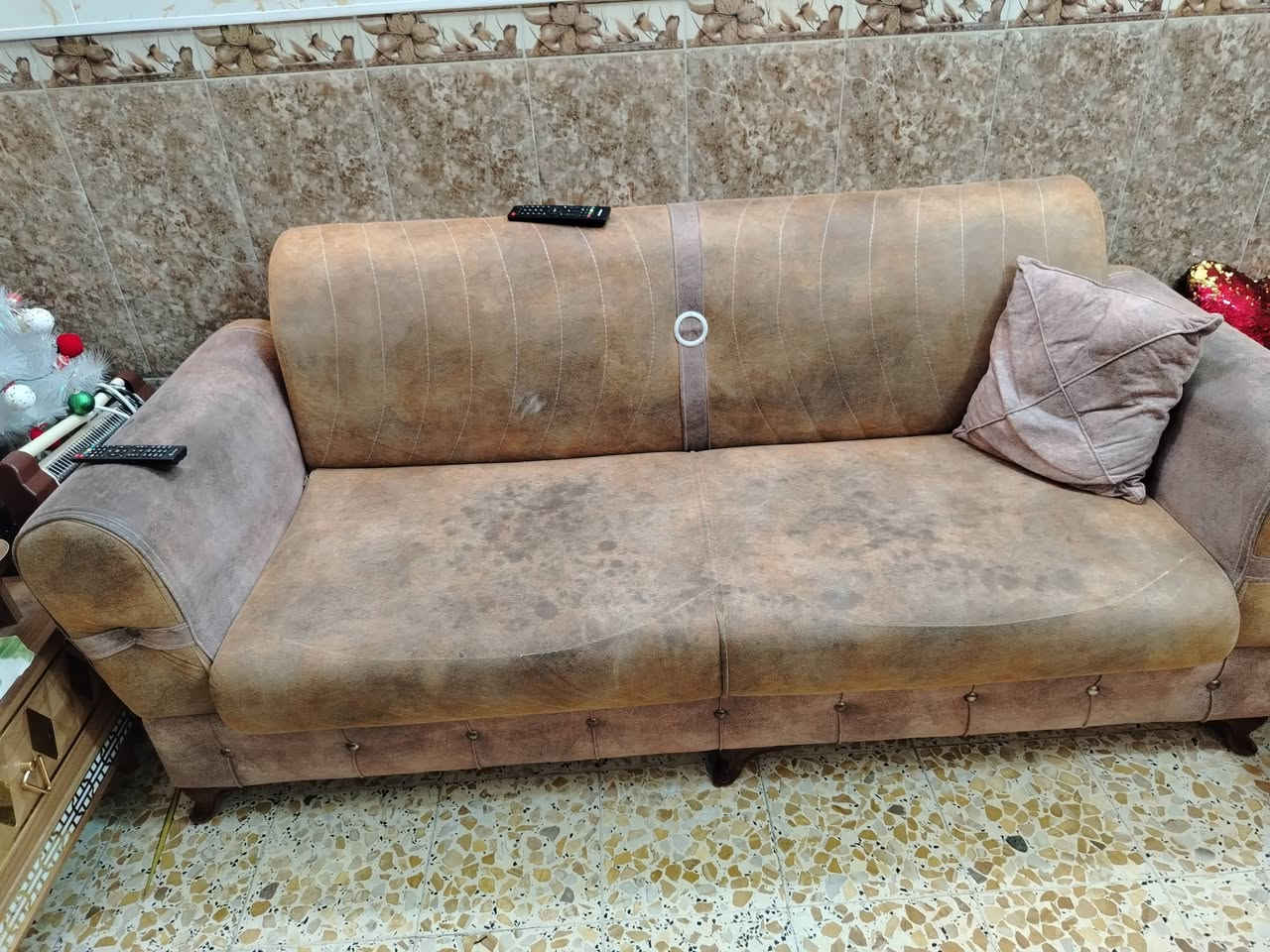 سلام عليكم عدنه تخم للبيع سعر 200 وبي مجال***********
