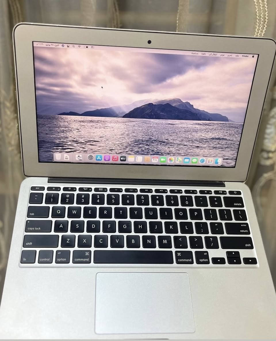 للبيع
لابتوب ماك بوك Air 2014 
كور آي 5 
السعر 150 الف 

‭0786 498 1555‬
