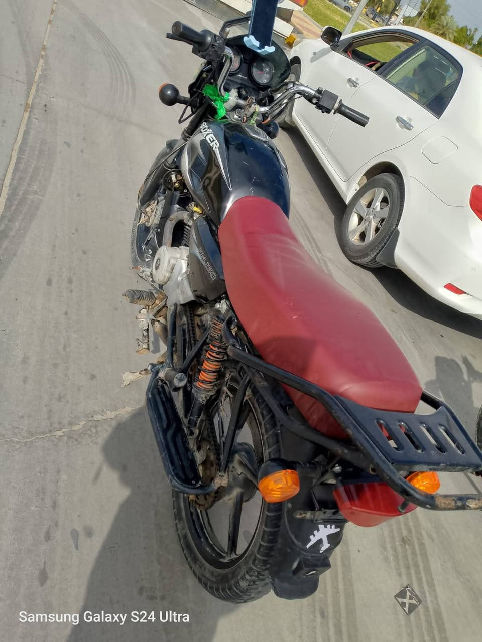 دراجه بوكسر مديل 21 اوراق اصولي دراجه نضيفه العنوان كربلاء الملحق السعر مليون  رقم الهاتف ***********
