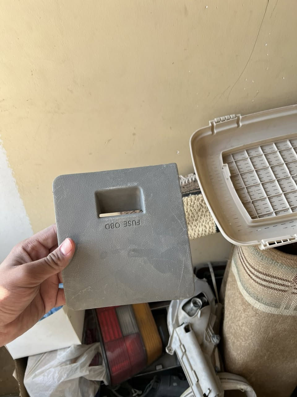 سلام عليكم  باب اكسنت جه سايق أو 3بطاين أو دشبول كامل عده تحكم تبريد أو كيج بواري تبريد أو  ب كات 2 لايت 1ج سايق الباقيات الي بل صور سعرهن 250 كلهن بس يحتاجلهن شويه تنضيف أو بيهن مجال *********** كلهن سعرهن كاملات 250 أو بيهن مجال خير من الله
