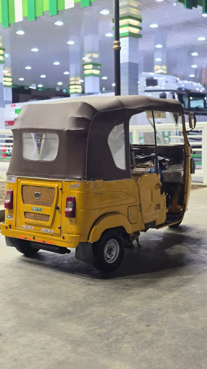 السلام عليكم
تكتك للبيع موديل ٢٠٢٢
نضيفه كلش رقم وسنويه 
مكاني بغداد حي اور 
***********
