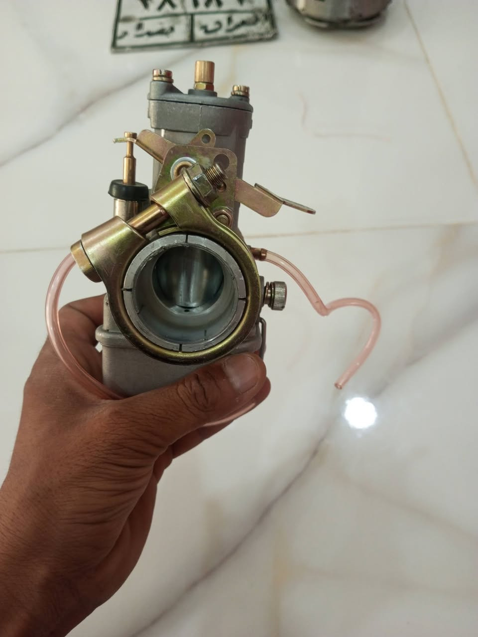 من رخصت مدير الكروب كابريتر جديده 
عينه مال باله على الشغل
 رقم وسنويه راعيهه بغداد الشعب يم البانزين خانه جان عندي رقمه وراح فبيعهه هيج الرقم 

*********** / ***********
