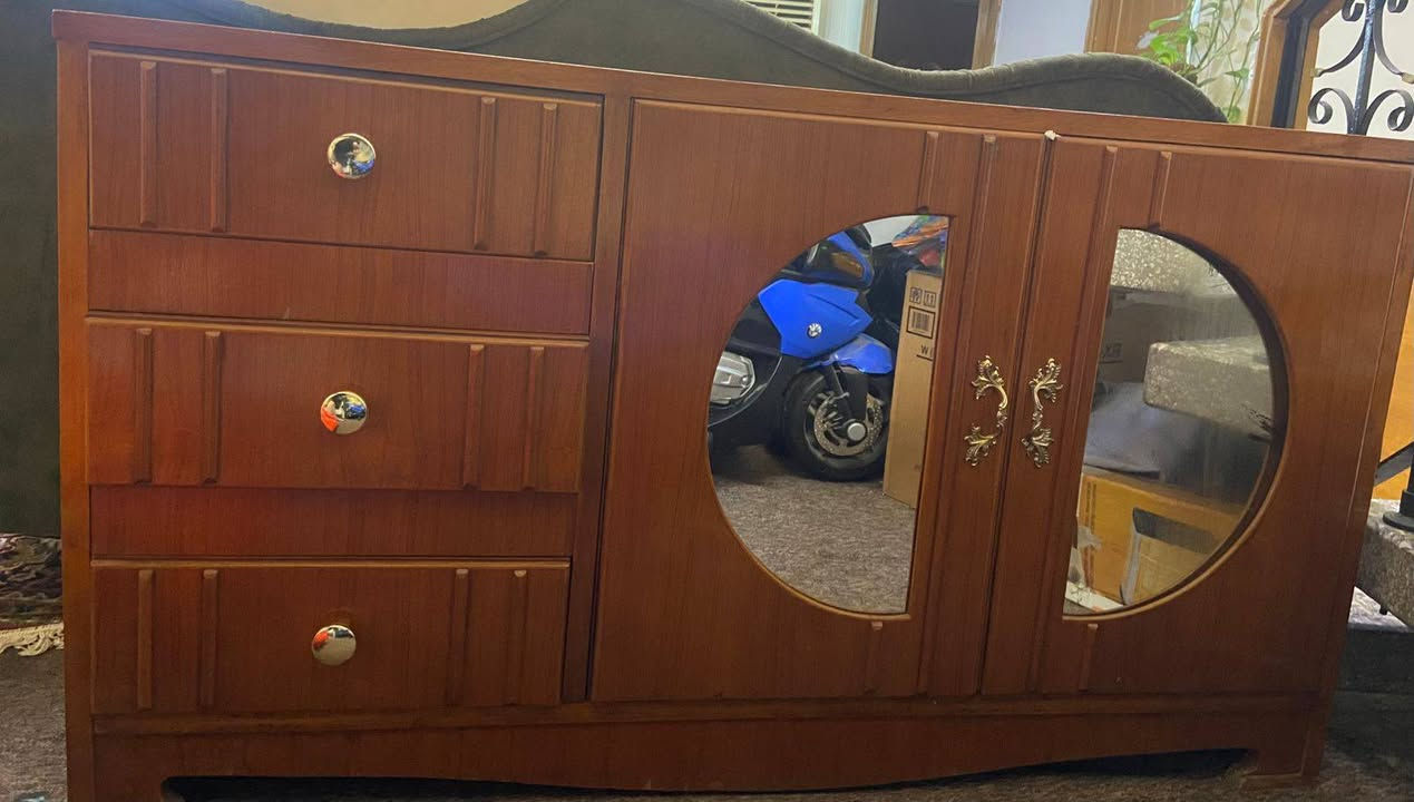 للبيع كنتور وكومدي بحالة جيدة جدا”
السعر ٣٠٠٠٠٠
للاستفسار الاتصال ***********
