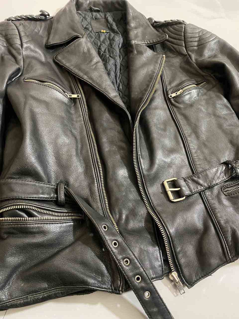 هارلي جلد طبيعي تلبس وزن 70_60 وزن ثقيل يوجد توصيل


**إذا كنت صاحب هذا الإعلان وتريد حذفه لأي سبب، رجاءا أرسل رسالة إلى الدعم الفني**