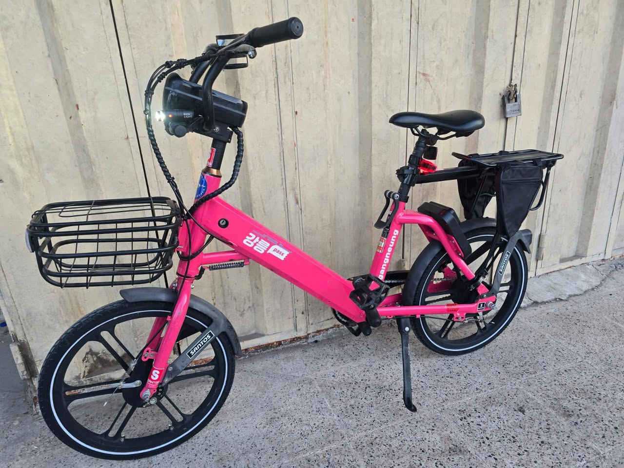 السلام عليكم دراجه شحن هايبرد  كلش جديد الشه المنيوم  48فولت يكطع مسافه 6ساعات في الشحنه الواحده رقمي للتواصل ***********
