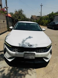 كياk5 موديل 2021 خليجي  مواصفات عاديه ماشيه 71000 كيلو متر كشنات جلد ا...