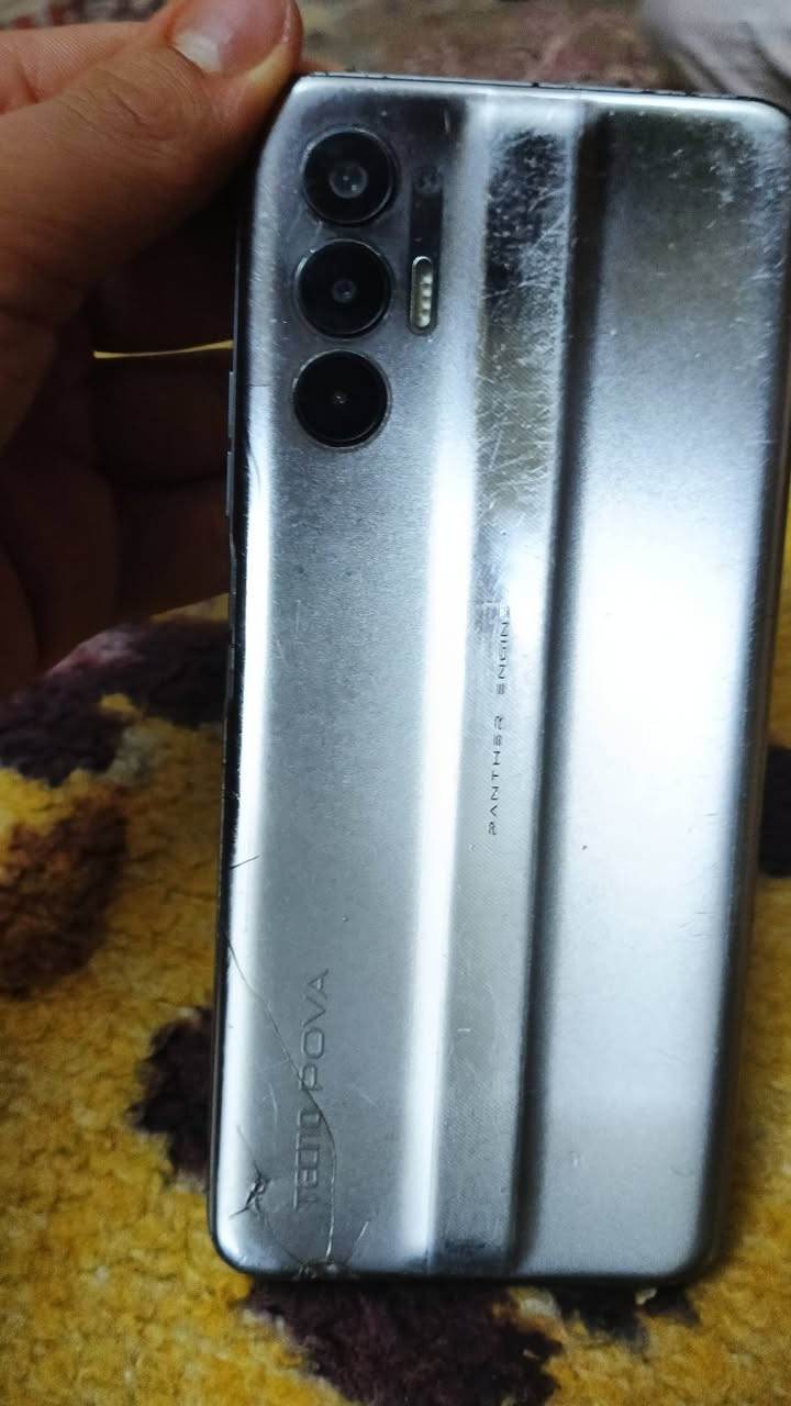 السلام عليكم عندي تلفون تکنو بوڤو 3 ذاكرته128 كامره شغاله 3كامرات خلفيه سماعه شغاله سيمكرت ثنين ورام شغالات بس كسر خفيف بالشاشه ويلمس عادي وبي شاشه اماميه جميع البرامج شغاله بي سعره 75 وبي مجال ***********
