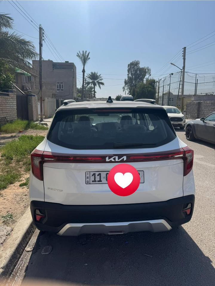 كيا سيلتوس ٢٠٢٥ للبيع ماشيه ٨ الف كيلو خليجي ابل كاربلي عربي مكفوله كفاله عامه من كلشي 
بيهه شخوط بسيطه موضحه بالصور
رقم بغداد باسمي 
رايدهه ب١٧٣ وبيهه مجال بسيط 
مكاني بغداد المنصور
رقمي ***********
