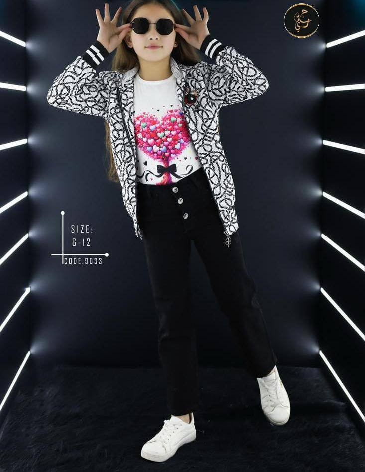 ✅✨ جديد ✨✅
طقم وسط بناتي 3 قطع — ستايل عصري مميز

🧥 الجاكيت:
🔹 مبطن مطبّع
🔹 أكمام زم لسطيك
🔹 سحاب طويل
🔹 موديل جيوب صدر
🔹 قماش أجنبي نوع أول

👚 البلوزة:
قماش فوا ليكرا
طبع تطريش بخ — لمسة بناتية ناعمة

👖 البنطال:
جينز بوي كات
موديل كمر ربط
قماش باكستاني نوع أول

🎨 الألوان: 3 ألوان

📏 القياسات: 6-8-10-12

💰 السعر: 🔥
🎁 امبلاج مرتب وجاهز

✨ طقم عملي للمدرسة والمشاوير، مريح وحركي مع ستايل حلو


**إذا كنت صاحب هذا الإعلان وتريد حذفه لأي سبب، رجاءا أرسل رسالة إلى الدعم الفني**