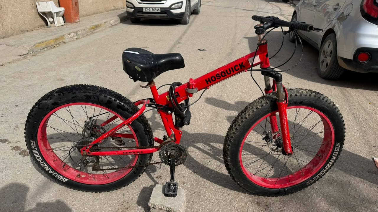 للبيع بايسكل جبلي لون مميز اخو الجديد السعر ١٣٠ وبي مجال مكان حي الأمين الشراي يتصل ***********
