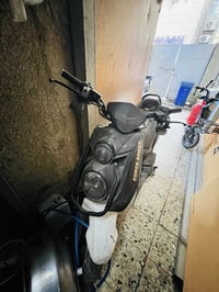 للبيع دراجه شحن نقص بس بطاريات و كشن السعر 550الرقم 07805513919