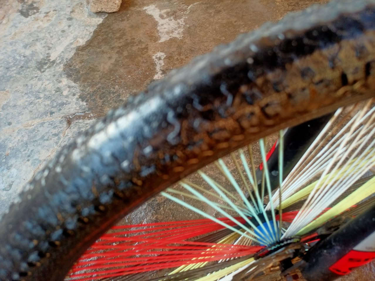 بايسكل جبلي جديد ومابي شي امراوس اب بطه حسب القناعه وكون نضيف وبي بريكات وسريع 
داخل المجمع


**إذا كنت صاحب هذا الإعلان وتريد حذفه لأي سبب، رجاءا أرسل رسالة إلى الدعم الفني**