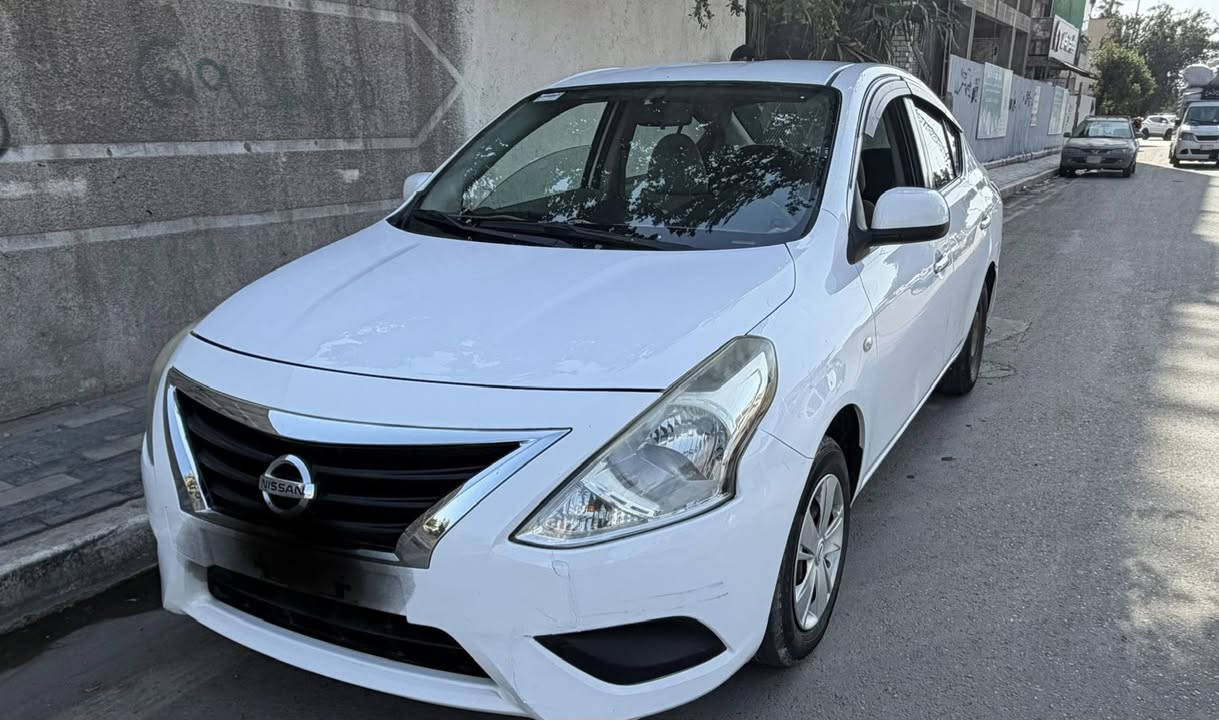 السلام عليكم سني موديل 2018 رقم بغداد الجديد باآسمي سنويه جديده هزه جديده تخم تاير جديد حداديه جديده تخبل ماشيه 90 كير محرك كفاله تبريد ثلج مكفوله من الصبغ والتبديل بيه فقط بارد مكانين زغار بلعافيه تصير من قسمته الف دينار متصرف عليها السعر 100 وبيه مجال للشراي مكاني بغداد للتواصل 
‭0771 422 3270‬
