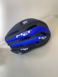 خوذة MET كوالتي مرتب ،قياسها 56-61 CM  للمراسلة على واتساب : 077002337...