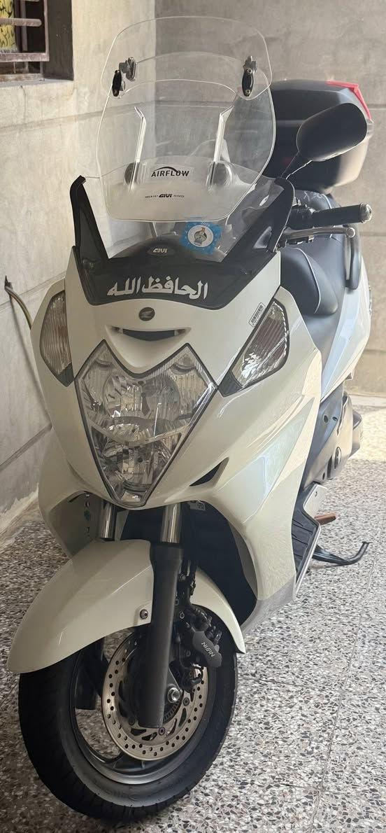 للبيع فقط سلفر ونج 600 كرستال ماشيه 50 رقم وسنويه بأسمي هزه جديده نضام ABS دشبول نفخ لونين بلادي جنطه أصليه تدفئه يدات قواعد گلاص قاعدة موبايل مصدات هواء اضائه داخليه صافرة مرور اصليه دراجه متعوب عليها ومكفوله 
ممتواجد شراي اتصل تشلع عيوني مبدل دهن بلادي شركة هونده قبل كم يوم وفلتر اصلي فگريات ماريد بربكم عندي بناء ودابيعها 

***********
