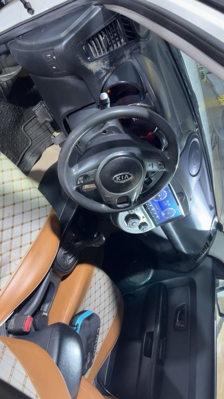 السلام عليكم كيا صول 2011 وارد امريكي حادثهاجاملغ جهة السائق ونفسه مصلح مكينة 2000 دوش سعرها 95 مكانها المعلمين ***********
