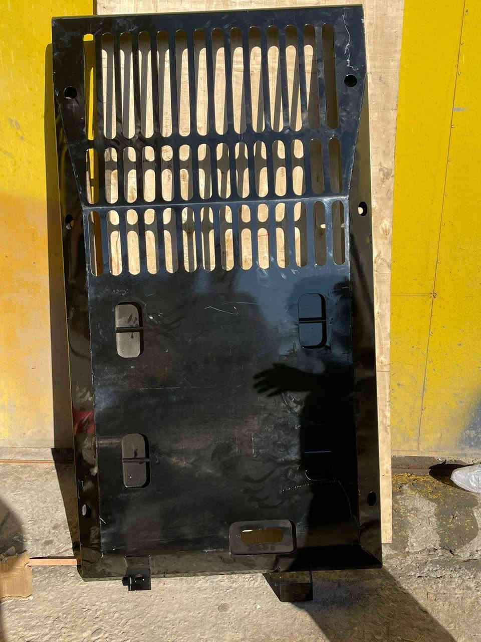 بيرية حفارات  هيتاشي   محلات غني هيتاشي للمعدات الثقيله  الكوت الحي الصناعي واتساب *********** واتساب  شركة ماسة الغدير للتجاره
