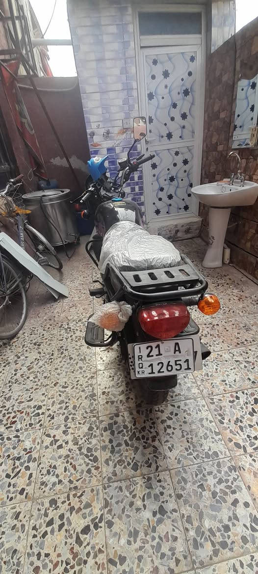 السلام عليكم دراجة دايوان 2026 رقم اسليمانية محرك 200 سيسي دراجة اخت الزيرو ماشية 270 فقط التشغيل سلف وتشغيل عن بعد وهندر الدراجة بعدهي ما محولها باسمي تجي انحول العقد ب اسم الشخص اليشتريها السعر 2400 

للتواصل ***********
