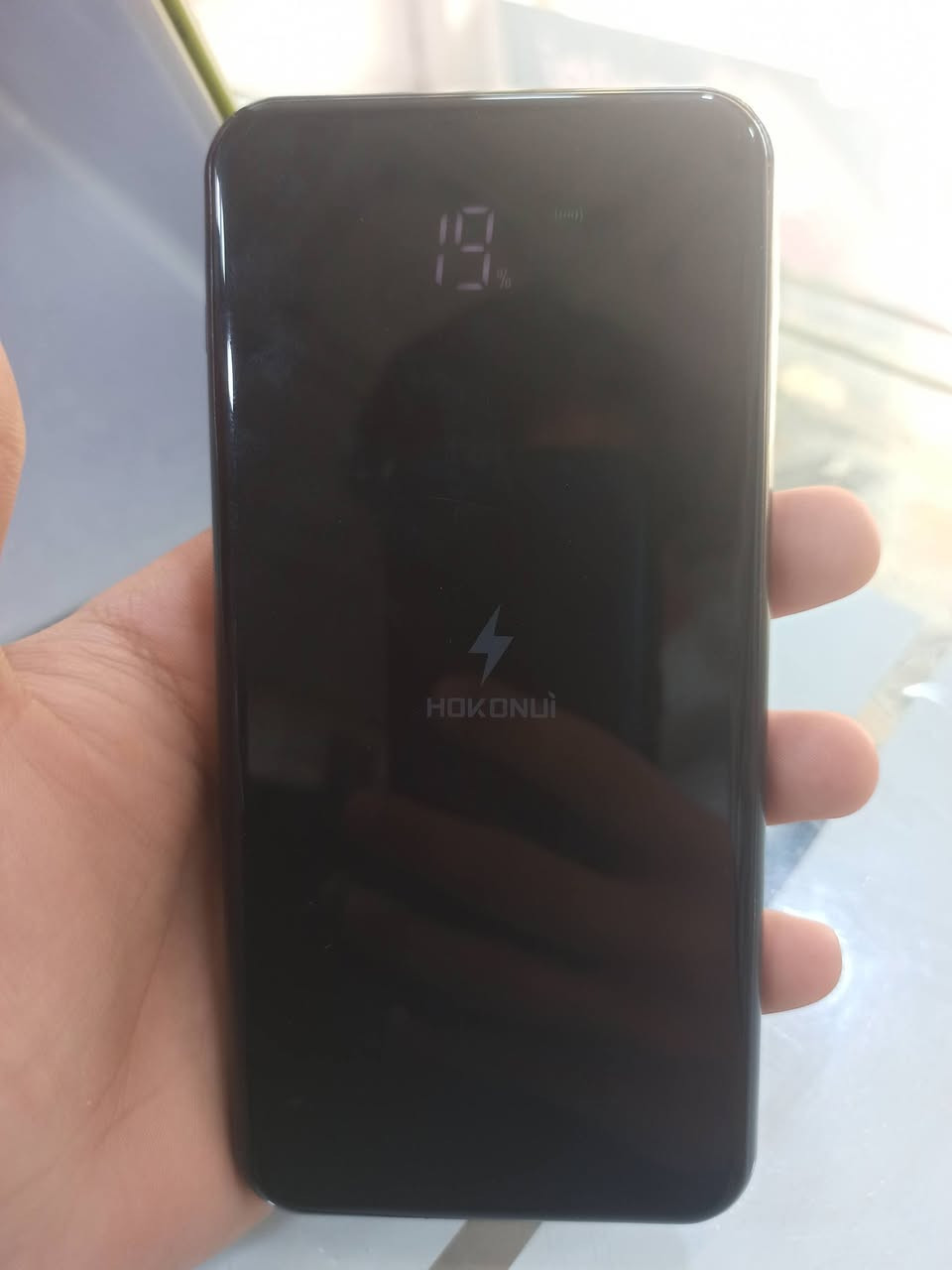 سلام عليكم
باور بانك (شحن سفري) ابو شاشة
مستخدم قليل

قوة بطارية 10000mah 
بي ستاند موبايل 
شحن وايرليس ب 10واط  fast charge 
يشحن تايب سي و كلاكسي
سعرة 19 الف 

توصيل موجود 
عنوان محل طوز جمهورية بصف لفة سيروان مقابل ازياء هيمن اسم محل Ar Santar 

رقم ***********
واتس اب ***********
