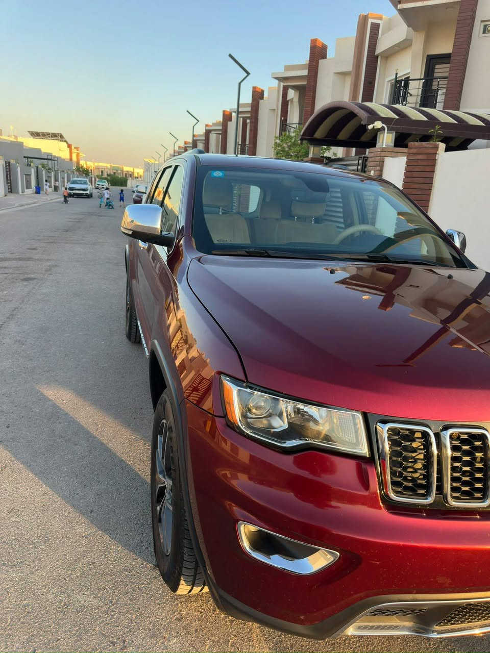 مكلف بالنشر... التواصل ع رقم الهاتف... 
جيب كراند شيروكي موديل ٢٠١٨ للبيع. او مراوس. بتوكسان ٢٠١٩ مكفوله يفضل ارقام اربيل. 

(السعر : ٢٦ الف دولار. قابل للتفاوض) 
السياره رقم بغداد مميز  باسمي منذ استيراده من امريكا زيرو.. ولحد الان استخدام شخصي.. 
المواصفات .... مكفوله كفاله عامه. 
فول مواصفات واحد على واحد ...لمتدد كلين تايتل. 
مواصفات لمتتدد معروفه 4ويل. 
كراسي كهرباء 
فتحه. 
تخم تايرجديد. صدر جديد 
ادامه كامله. 
كير محرك. شرط فحص مكفولات 
المكان : الفلوجة.. للتواصل. على الرقم..    ‏***********
