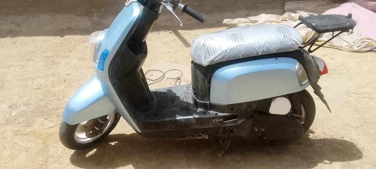 سلام عليكم ماكس بوليس اللبيع دراجه كلش حلوه كهربايات شغاله بس عوزهه قبق هندر السعر 450 خاص ماكو *********** الموشراي لايتعبني مكان سماوه وركاء

