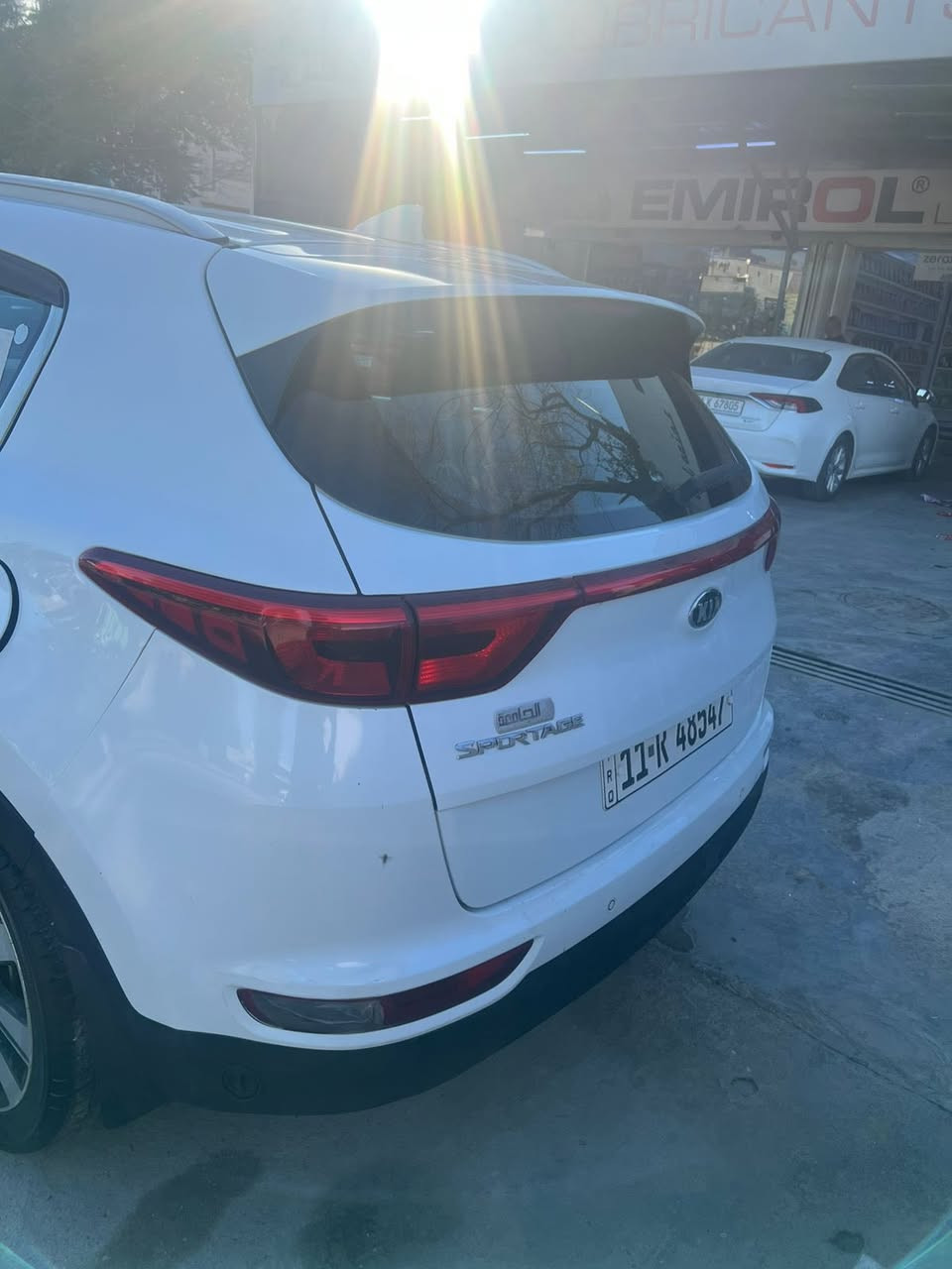 كيا سبورتج خليجي 2017                                       
السعر 157 ورقه.  
مواصفات كامله بدون بانوراما والجنطه مو كهرباء
المحرك مفتوح 
***********
