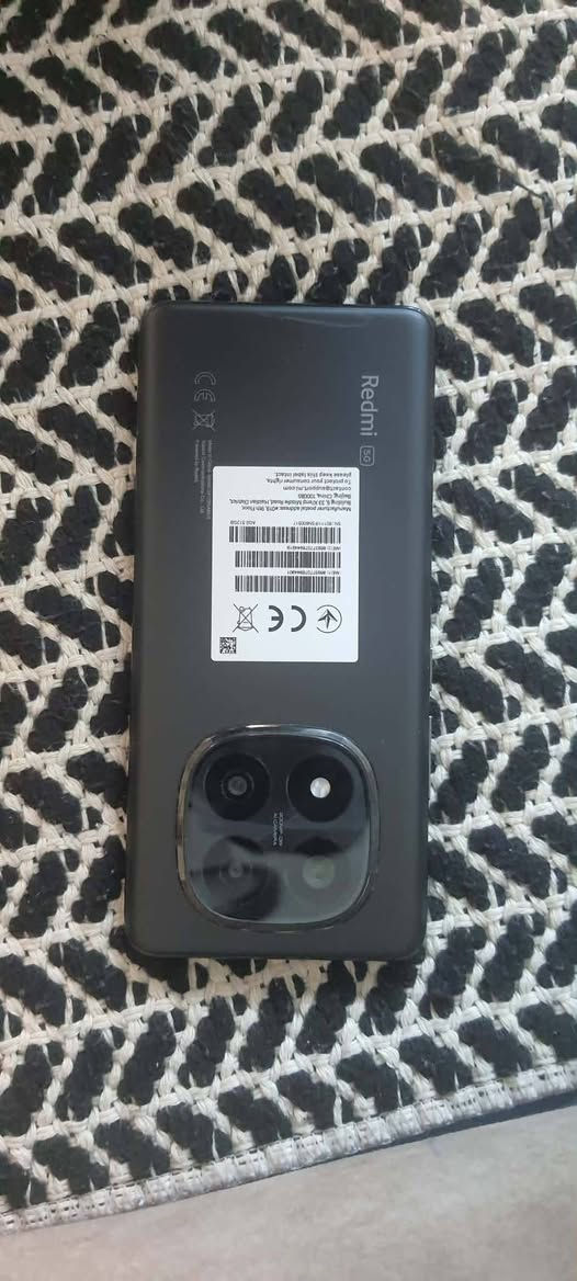 سلام عليكم
Redmi Not 14 Pro 
ريدمي نوت 14 برو
لون اسود
بطاريه 98
جهاز نضيف ماخذه قبل شهر امانه الله 
كامرته قويه وزينه طلع صوره خرافيه 
الكاميرا 200Mp
120W الشحن
السعر 380
المكان بغداد حي جهاد
الرقم:*********** فقط وتساب
