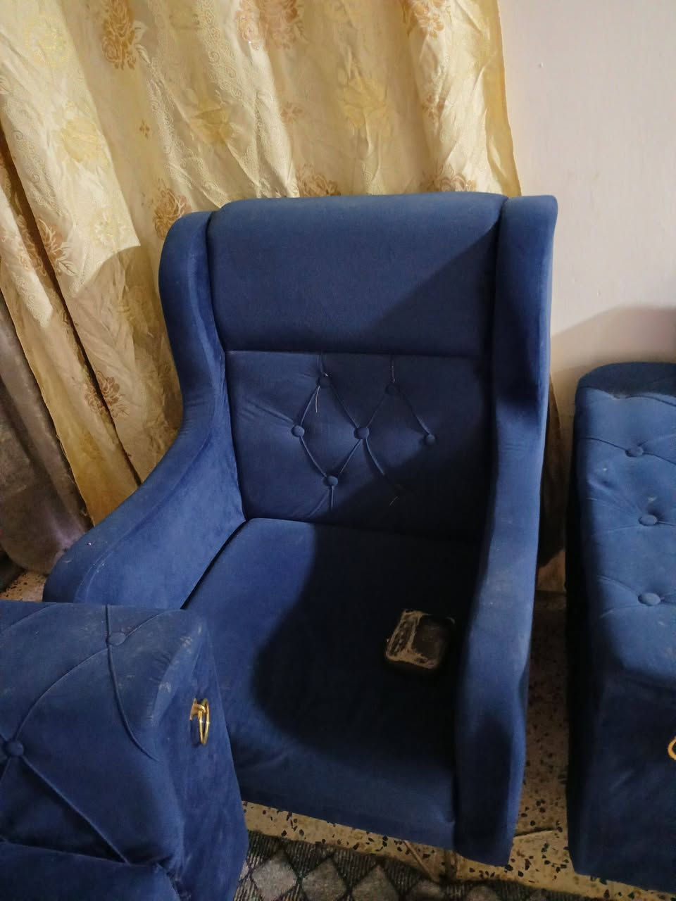 للبيع قيم واخذه عشر مقاعد


**إذا كنت صاحب هذا الإعلان وتريد حذفه لأي سبب، رجاءا أرسل رسالة إلى الدعم الفني**