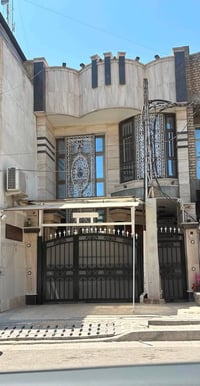 بيت نظيف • واجهة مرمر • ١٠٢م