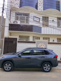 RAV4 للبيع موديل 2024 رقم بغداد بأسمي مواصفات عادية( LE ) وارد امريكي ...