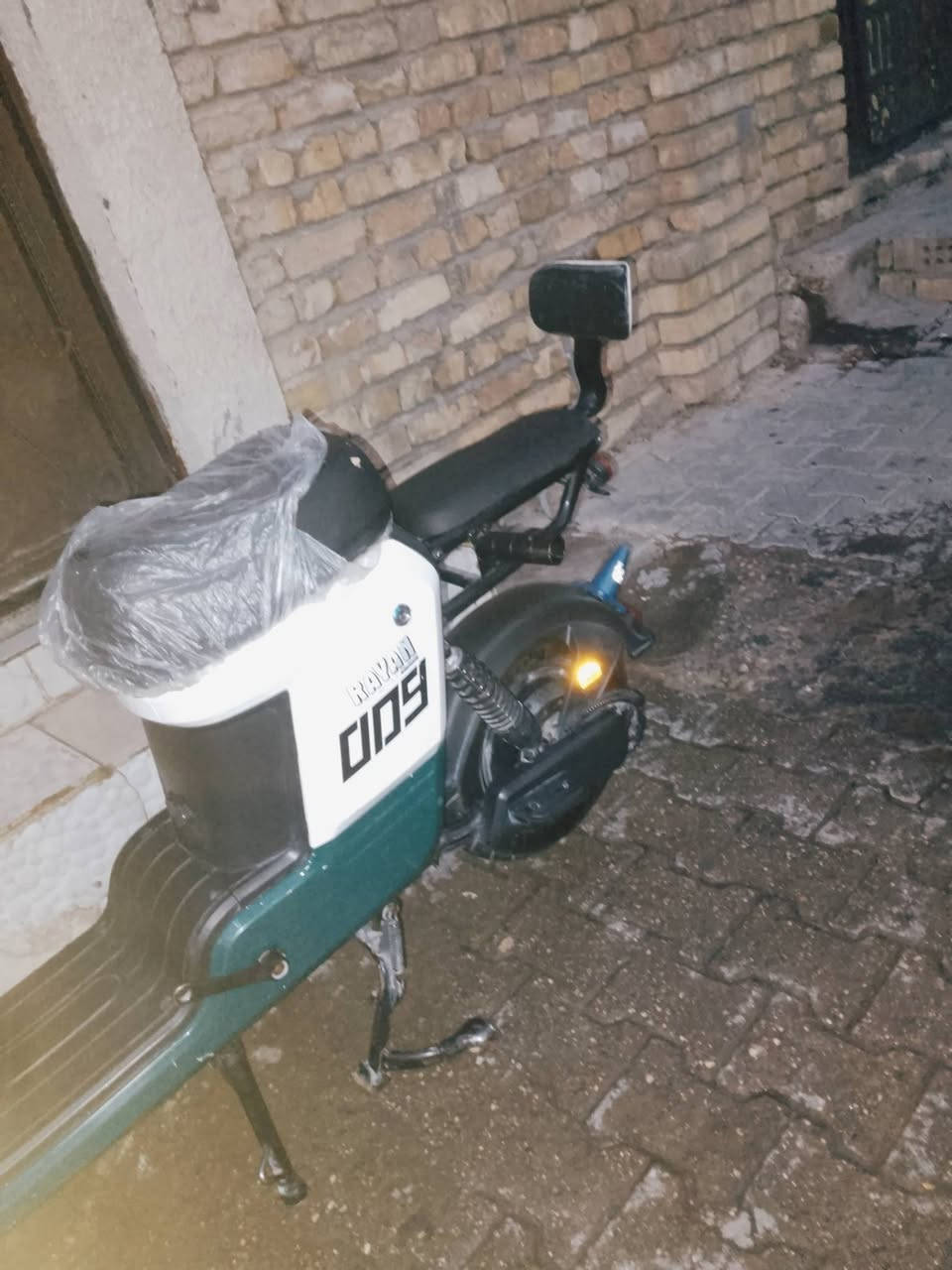 السلام عليكم دراجه شحن للبيع ريان 009اربع بطاريات سوبر فول مواصفات صارلي 4اشهر 
من ماخذها للستفسار ***********
