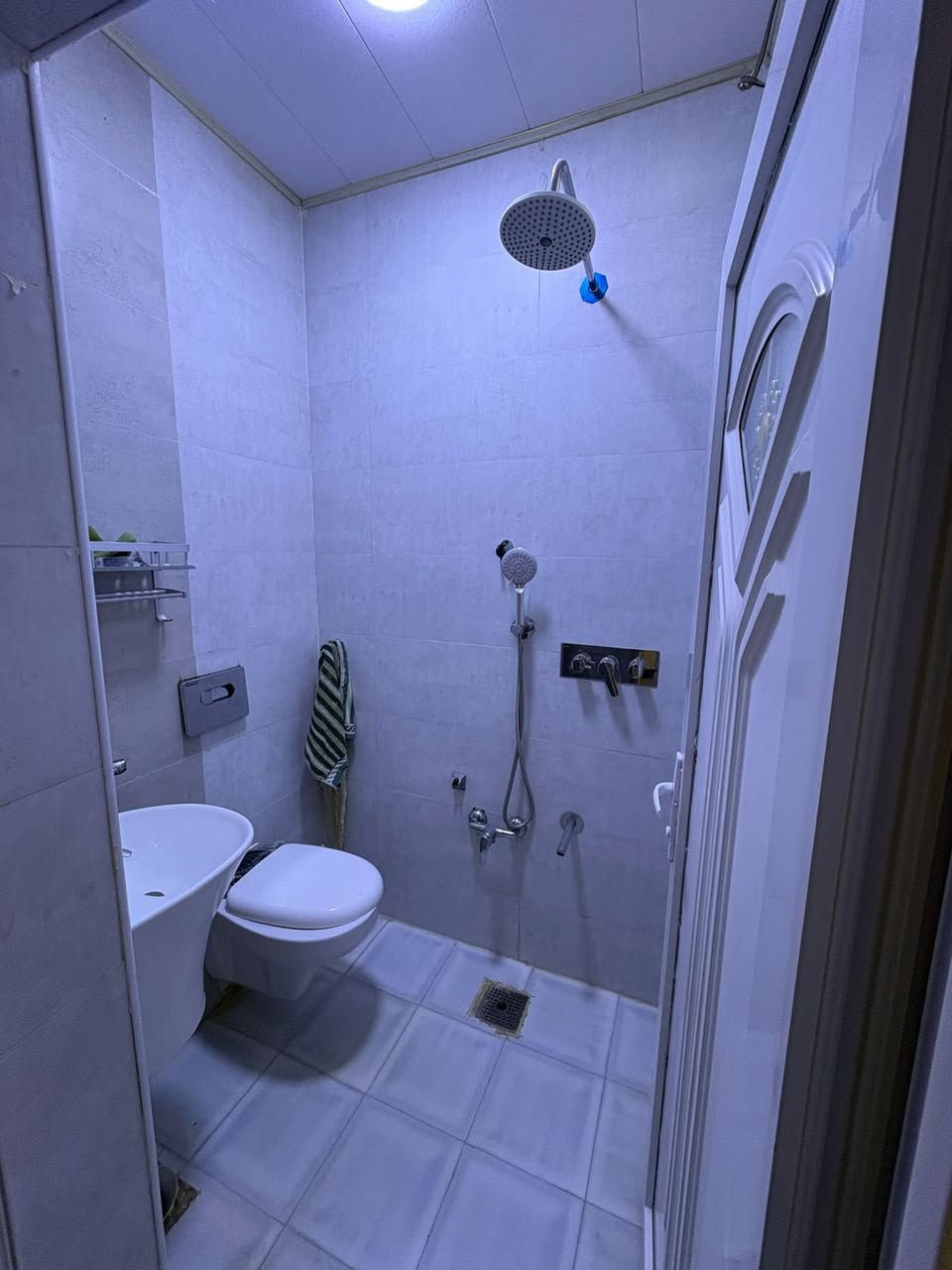🏡  دار للبيع - دار سكني في كربلاء

📍 الموقع: (حي الصمود)
📐 المساحة: (100متر)
🛏 عدد غرف النوم: (3)
🚿 عدد الحمامات: (4)

⚡ كافة الخدمات 
📄 نوع السند: (طابو صرف )

💰 السعر: (خاص)

للاستفسار والمعاينة يرجى التواصل على الخاص أو الاتصال على الرقم:
📞 (***********
#عقارات_كربلاء
