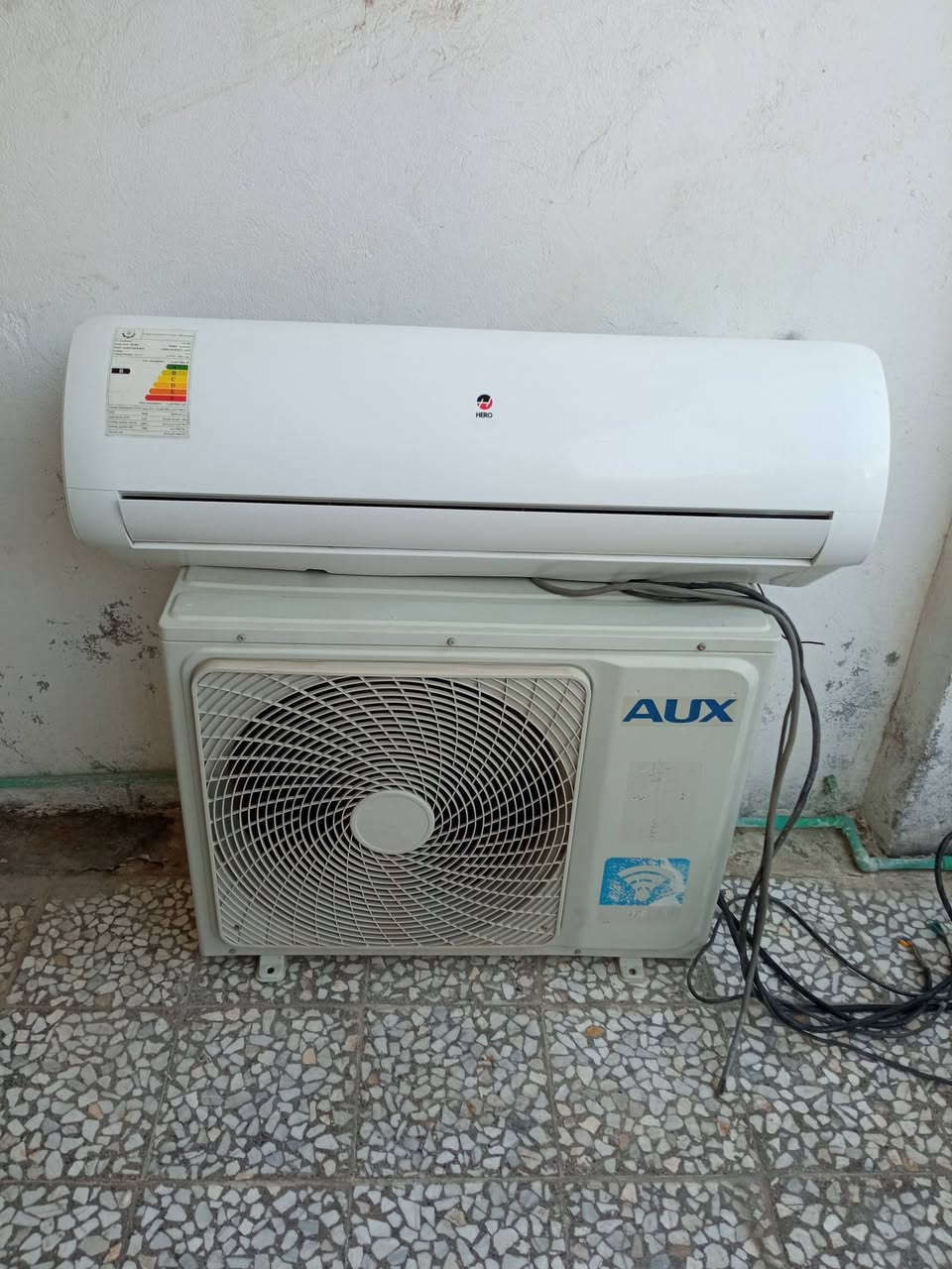 للبيع سبلت هيرو 2 طن موسم واحد وداخلية سامسونج ثنين طن العنون نجف حي المكرمه رقم الهاتف ***********
