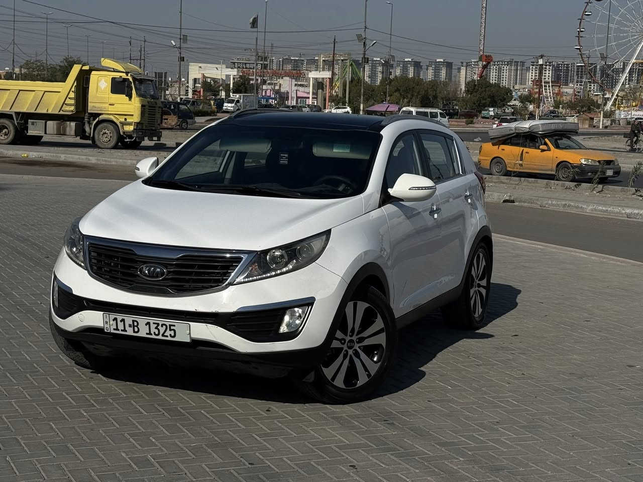 سلام عليكم كيا سبورتاج للبيع موديل 2012 السياره نضيفه وحلوه بدون صبغ بارد قليل بل باب الخلفي فول مواصفات رقم بغداد الجديد السعر ١٤٨  مجال بصيط بيها الاستفسار اكثر اتصل ***********
