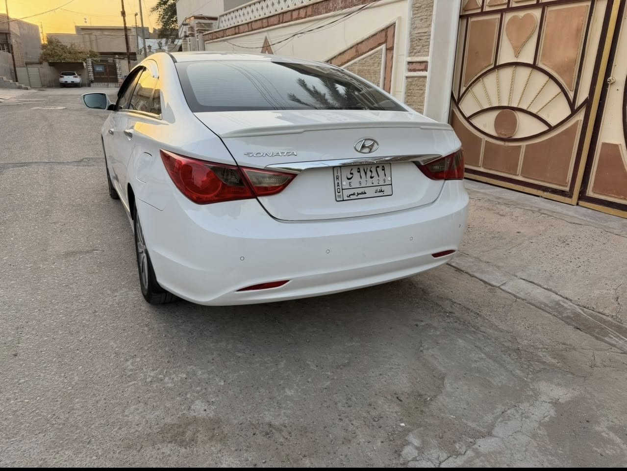 السلام عليكم
سوناتا 14 خليجي للبيع 
بغداد2400 دوش 
ماشيه 205
كفاله 
السياره باسمي 
رقمي ***********
